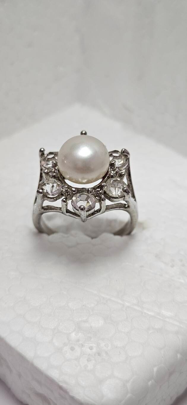 Classic Pearl Accent Silver Ring