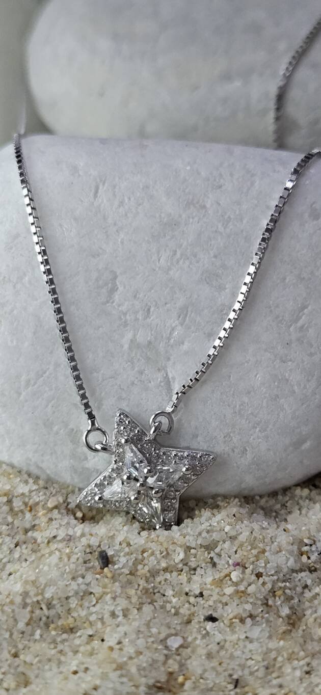 Sea Star Everyday Pendant Necklace